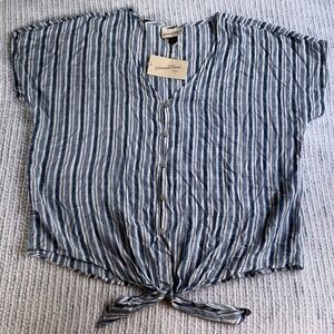 Universal Thread Striped Tie Front Top Womens L Blue White NWT Button Up V-Neck